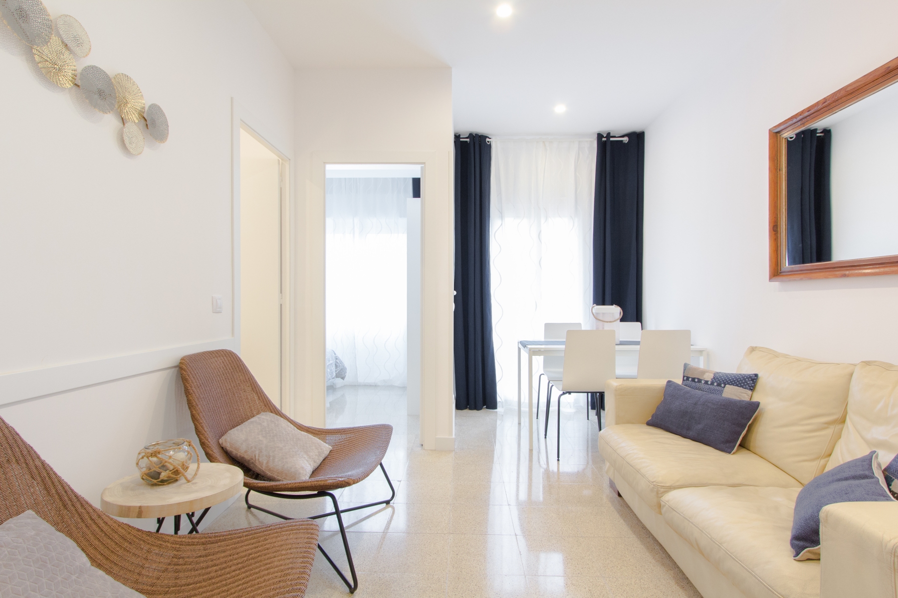 Photograph of Bright Three Bedroom Apartment with Balcony, Hospitalet
